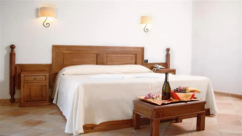 Hotel Club Ogliastra Beach Cardedu 4*,